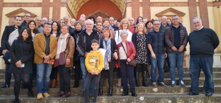 Un grup de tirijans visita l’exposició Art Primer a Barcelona