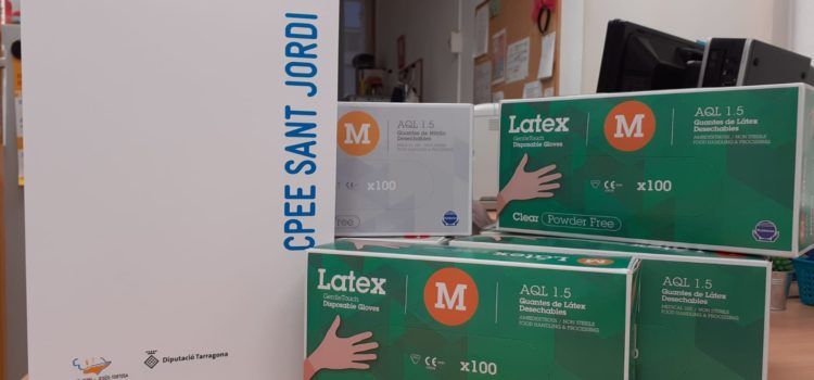 Els centres d’educació especial de la Diputació de Tarragona donen 6.000 guants pel coronavirus