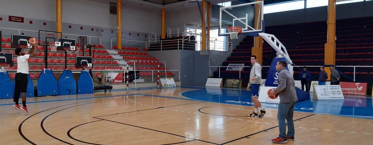 Benicarló adquireix dos noves cistelles per al Pavelló Poliesportiu Municipal