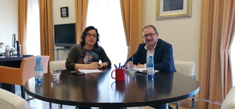 L’alcalde de Santa Magdalena es reuneix amb la subdelegada del Govern a Castelló