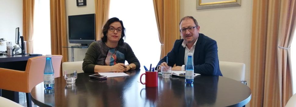 L’alcalde de Santa Magdalena es reuneix amb la subdelegada del Govern a Castelló