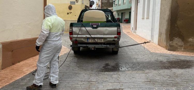 Comencen les labors de desinfecció a Sant Jordi