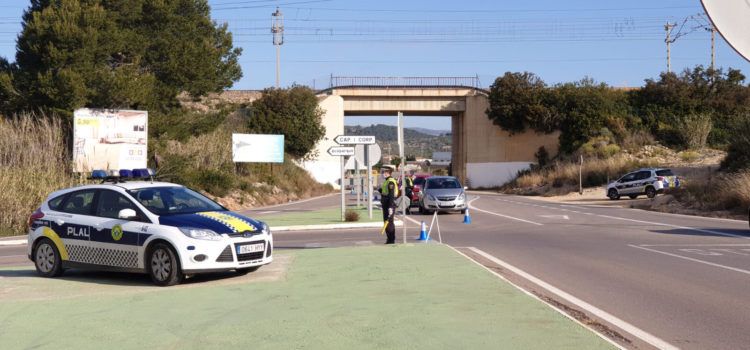 La Policia Local d’Alcalà-Alcossebre identifica a 400 persones i tramita 15 denúncies per incomplir el confinament