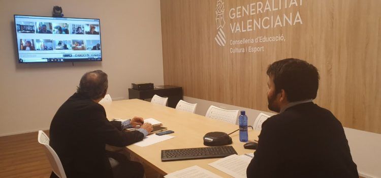 Educació acorda una avaluació del curs adaptada a les circumstàncies de formació a distància