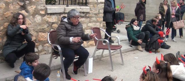 Contes contra la soledat i l’avorriment a Tírig