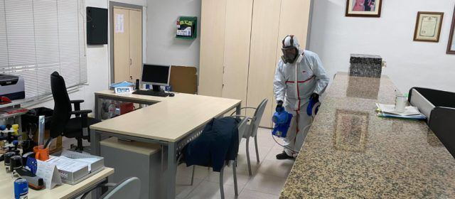 Trahicsa desinfecta l’Ajuntament i el Consultori Mèdic de Tírig