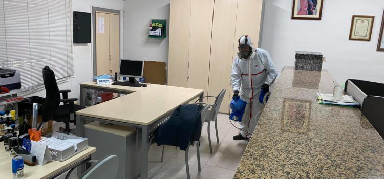 Trahicsa desinfecta l’Ajuntament i el Consultori Mèdic de Tírig
