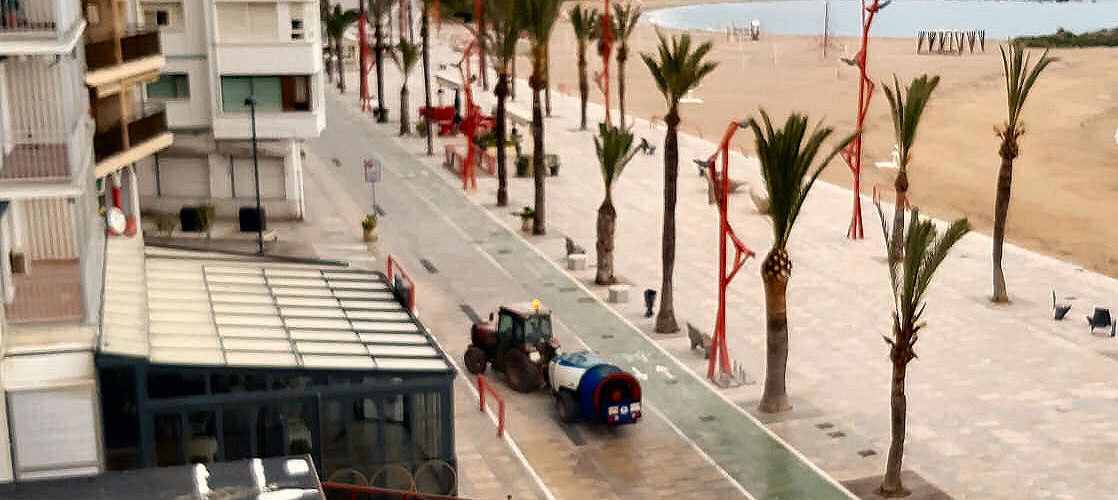 Continuen fumigant carrers de Vinaròs pel coronavirus