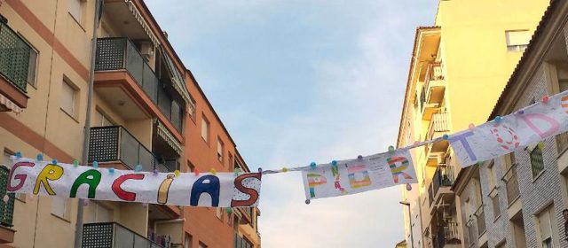 Sorpresa dels veïns del carrer Cid de Vinaròs amb les forces de seguretat