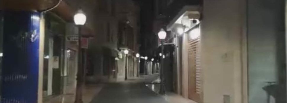 Vídeo: passeig nocturn per un Vinaròs buidat pel coronavirus