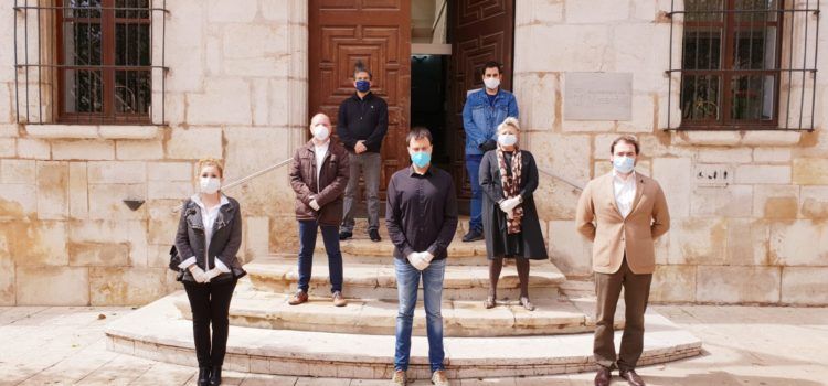 Tres minuts de silenci a l’Ajuntament de Vinaròs en memòria de les víctimes de coronavirus