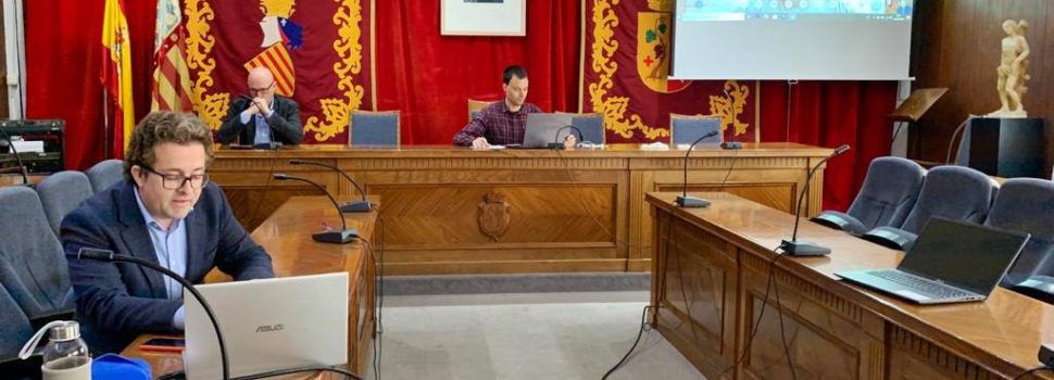 El Ayuntamiento de Vinaròs celebra el primer pleno por videoconferencia, obligado por el coronavirus
