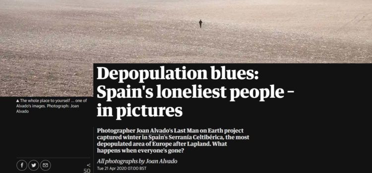 Una imatge d’una veïna de Vallibona, en un reportatge gràfic al The Guardian