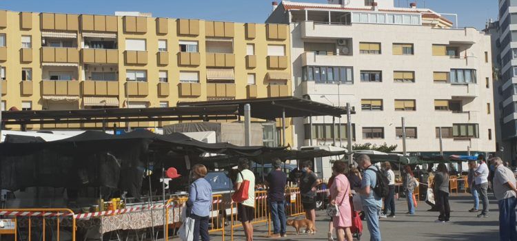 Balanç molt positiu a Benicarló del primer Mercat del Dimecres de fruita i verdura