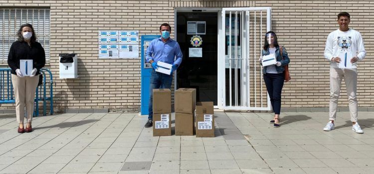 L’Ajuntament de Peníscola entrega 50 tauletes a l’institut i al col·legi per als alumnes sense recursos