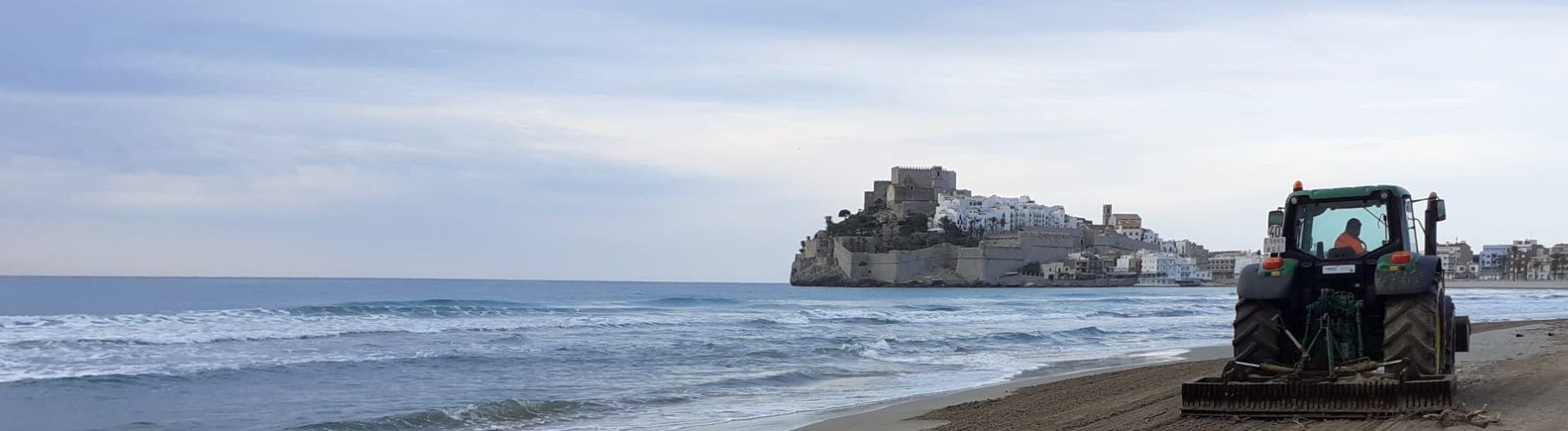 Peníscola treballa en un pla especial de neteja de platges per a aquest estiu