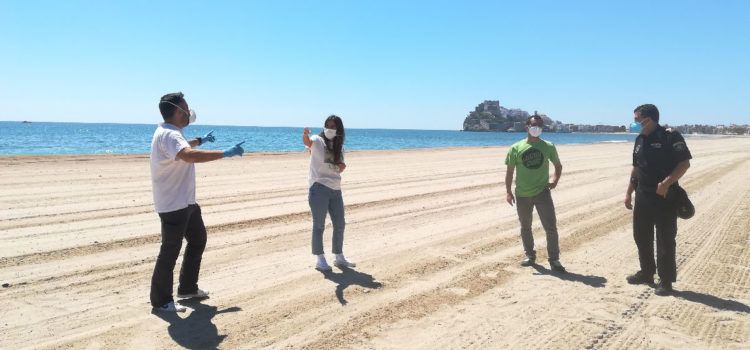 Peñíscola trabaja en la preparación de las playas para su apertura al baño