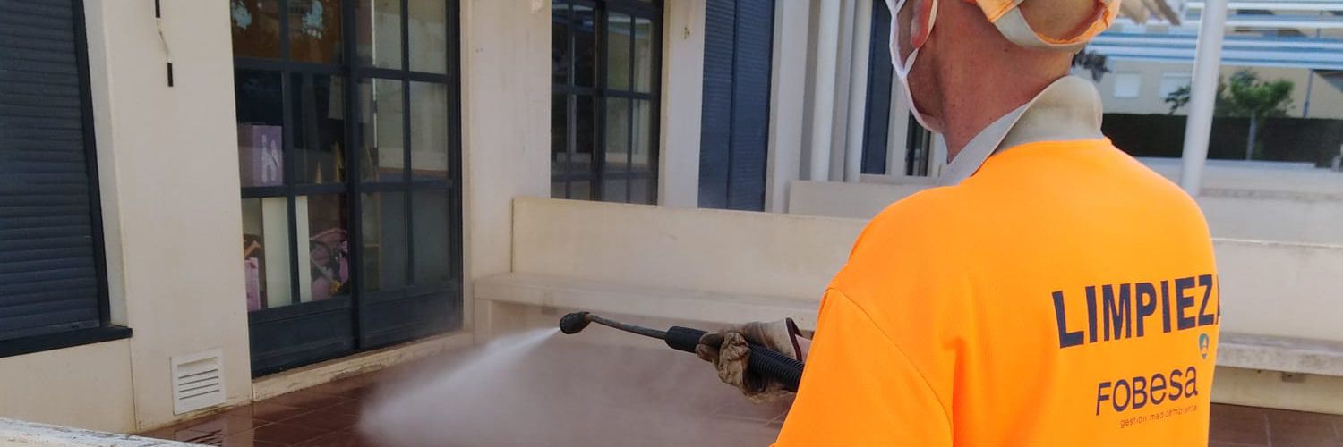 L’Ajuntament de Peníscola desinfecta l’escola de primària i el dilluns reobrirà el cementeri