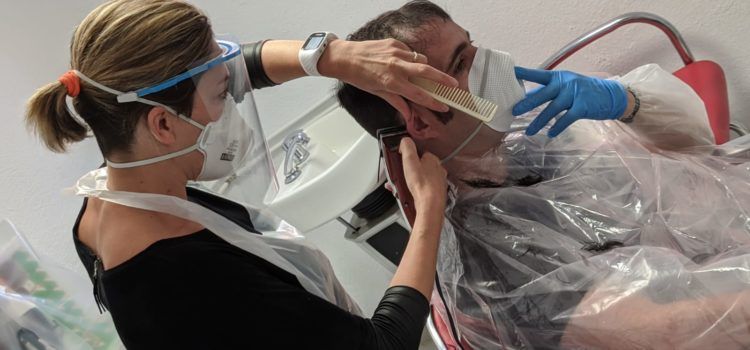 Reobertura de perruqueries a Vinaròs amb llargues llistes d’espera, després de tancar pel coronavirus