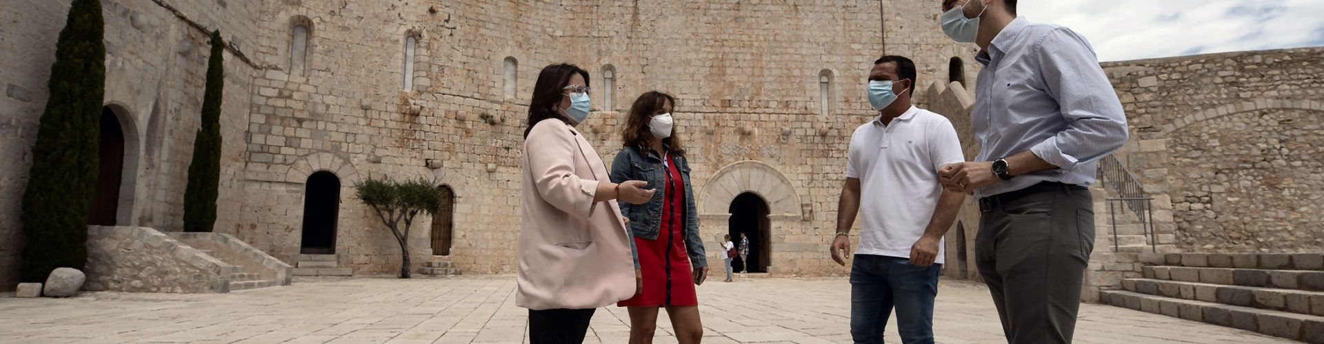 La diputada Ruth Sanz anima a visitar el reobert castell de Peníscola, després de 2,5 milions invertits en la remodelació
