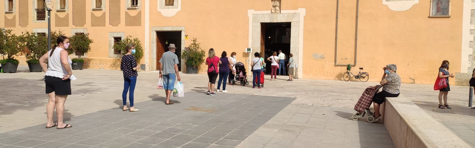 Benicarló reparteix el primer dia 4.885 mascaretes per al seu veïnat