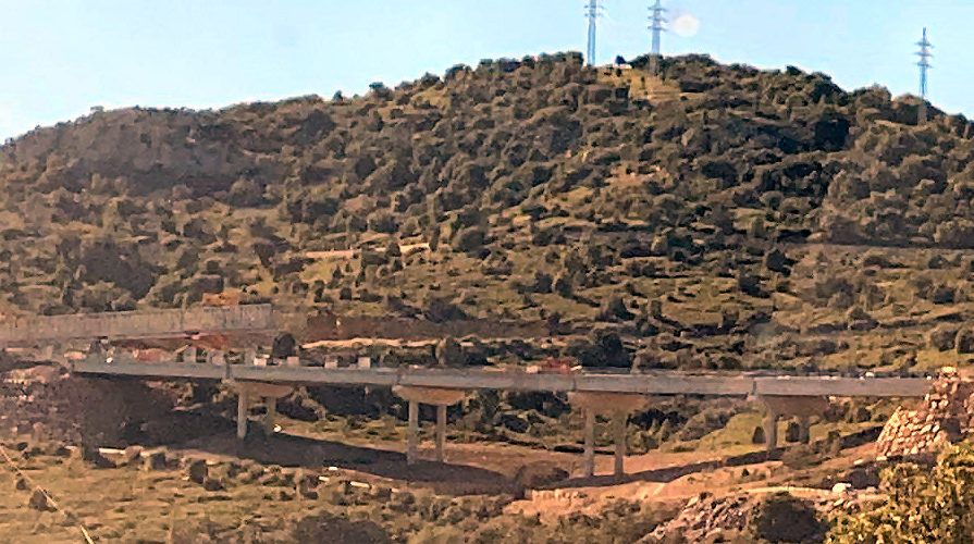 Vídeo: Así se instalan las vigas en el puerto de Querol (N-232)
