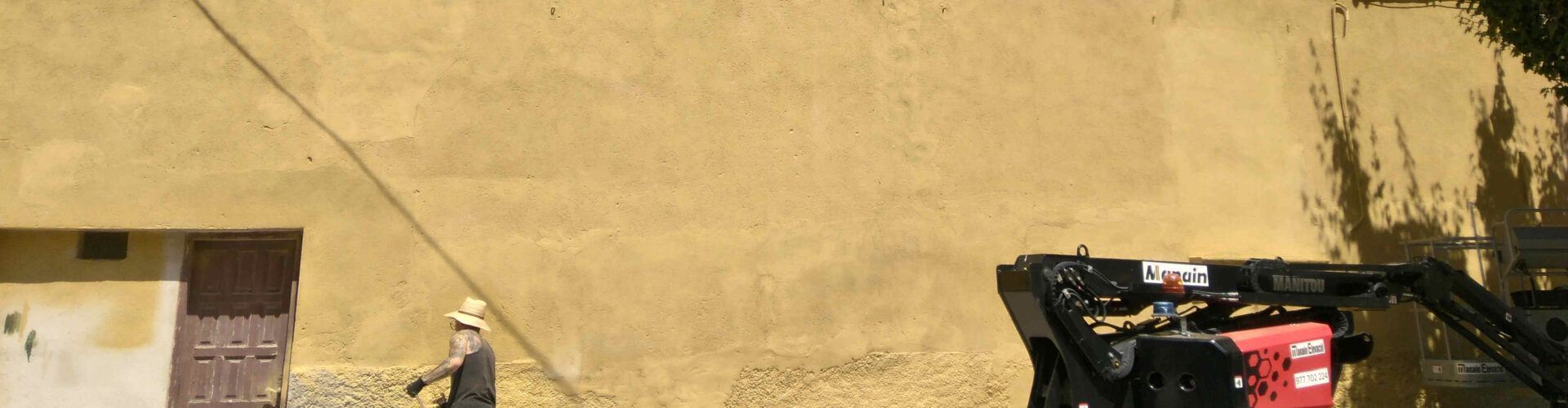 Rock Blackblock fa a Ulldecona el projecte d’art urbà “Pel futur del territori, defensem la pagesia i les oliveres”
