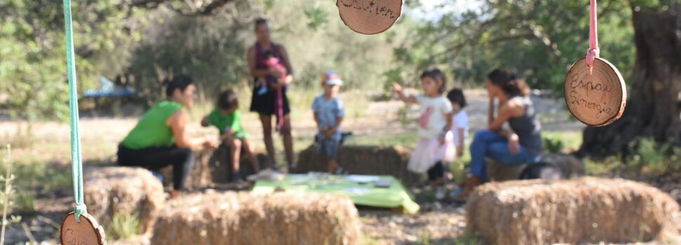 Les escoles bosc es reivindiquen amb el suport de l’Ateneu Cooperatiu i reclamen l’homologació com a espais d’educació