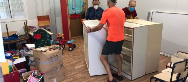 El col·legi públic de Santa Magdalena inicia el seu trasllat a les aules prefabricades