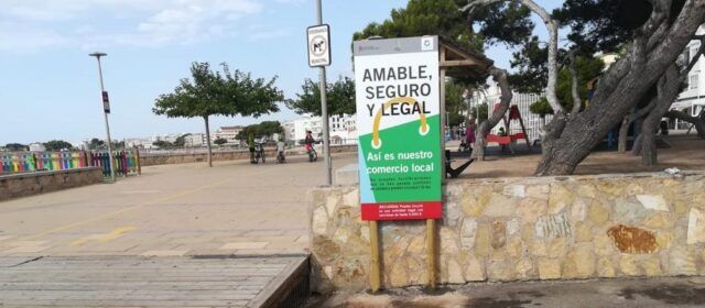 Campanya a Alcalà-Alcossebre sobre la repercussió negativa de la venda il·legal en el comerç local