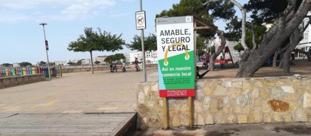Campanya a Alcalà-Alcossebre sobre la repercussió negativa de la venda il·legal en el comerç local