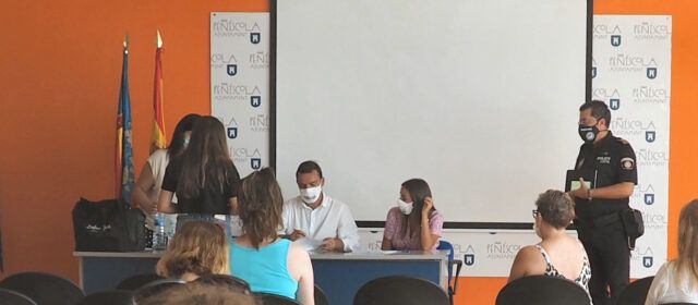 Peníscola incorpora al dispositiu d’informació i seguretat a les seues platges els primers 14 informadors del Pla d’Ocupació Local