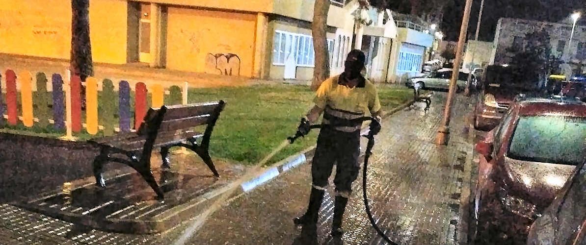 La Brigada Municipal de Vinaròs continua amb les tasques de desinfecció a la ciutat
