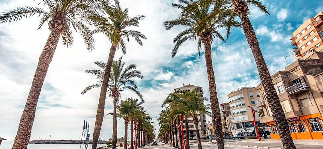 Vinaròs adequa el passeig marítim