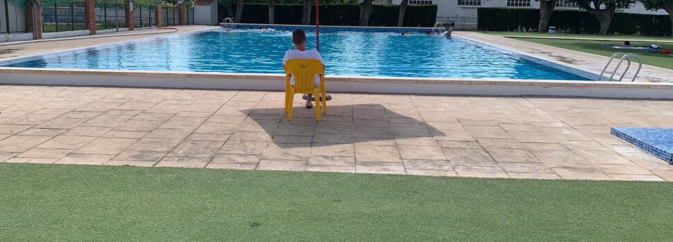 Sant Mateu contracta socorristes per a les piscines municipals
