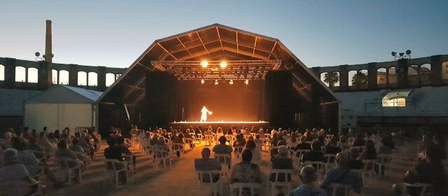 Rafael Álvarez “embruixa” el Vinaròs Arena amb “El Lazarillo de Tormes”