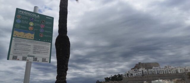 Peníscola amplia la informació sobre seguretat en platges i desplega un dispositiu de més de 70 panells