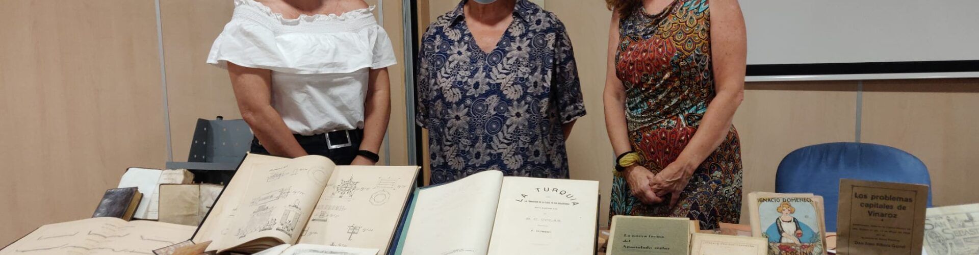 La Biblioteca Municipal de Vinaròs rep una donació de la vinarossenca Rosario Alfonso