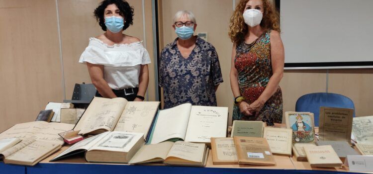 La Biblioteca Municipal de Vinaròs rep una donació de la vinarossenca Rosario Alfonso