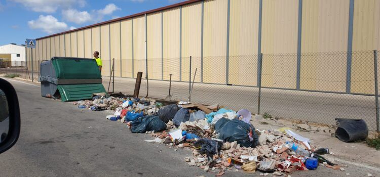 L’Ajuntament  de Vinaròs prega civisme als veïns a l’hora de llençar les deixalles