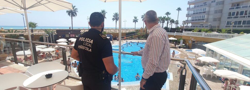 La Policia Local de Peníscola col·labora amb el sector turístic per l’acompliment de la normativa de prevenció i seguretat