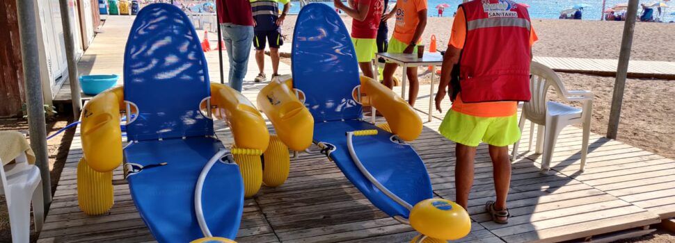 Vinaròs renova les cadires amfíbies i les crosses de les platges