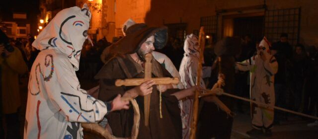 Las restricciones por el covid-19 hacen peligrar las Santantonades en Els Ports
