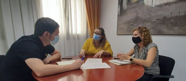 El diputat de Sostenibilitat es reunix amb les alcaldesses de Vilafranca i Benassal per les obres al pou de Llargueres