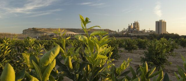 CEMEX reducirá las emisiones de CO2 en sus operaciones en Europa al menos en 55% para el año 2030