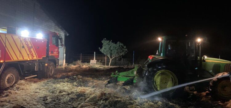48 horas después, logran apagar totalmente el incendio de una nave agrícola de Morella