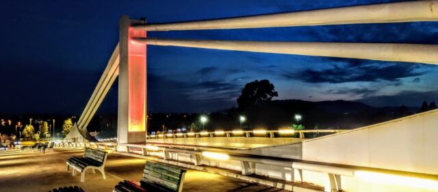 Fotos: nova il·luminació per al pont Lo Passador pels seus 10 anys