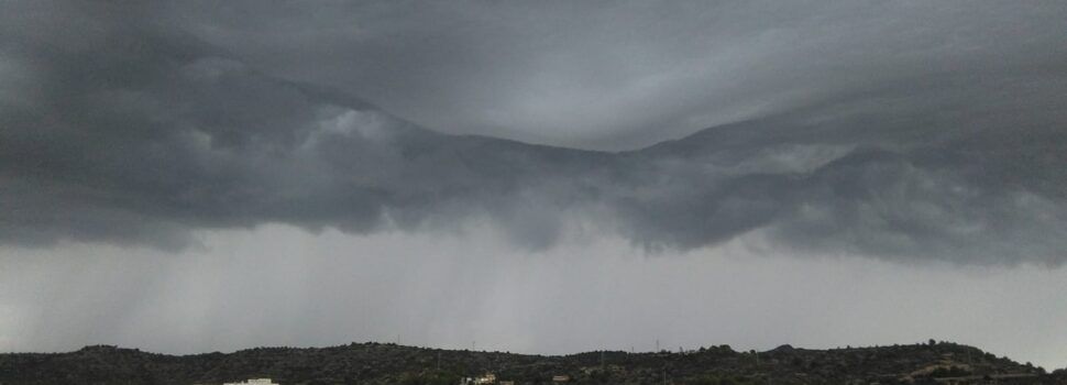 Fotos: Tempestes curtes però de gran intensitat amb espectaculars nuvolades