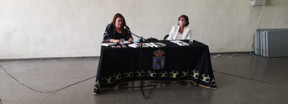 Fotos: Presentació a Canet lo Roig del llibre de Gloria Juan