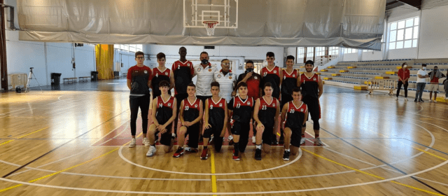 Partido entre el junior del Gil Comes Vinaròs y el cadete autonómico del Tau Castelló